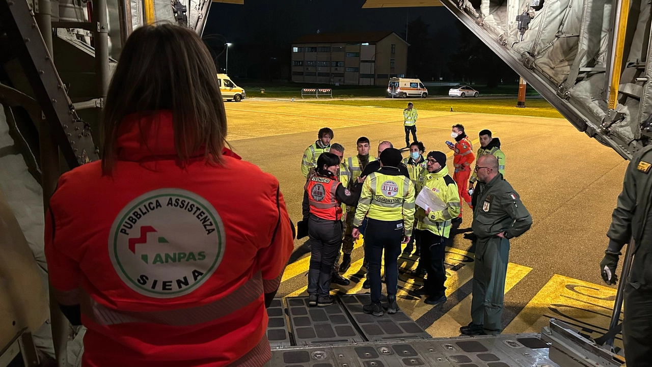 La strage in discoteca, 4 feriti portati in Italia. “Ero con loro sul volo C-130”
