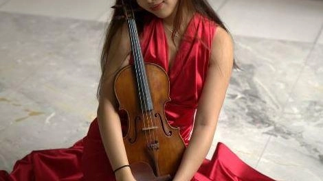 Estelle Chen, 21 anni di Taiwan, si è diplomata in violino alla Taipei Kuei Shan e continua i suoi studi di perfezionamento al Conservatorio di musica di Ginevra