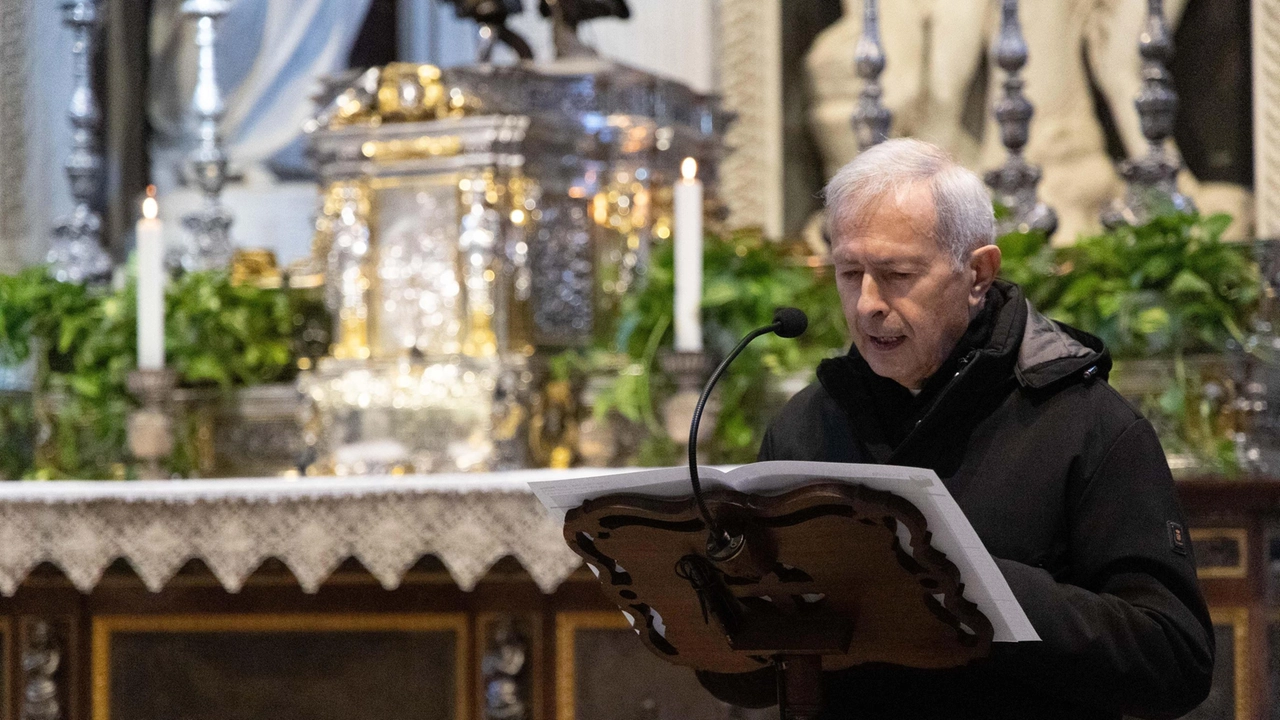 Ancora monsignor Benotto durante la breve funzione in Cattedrale (Fotoservizio E.M. Del Punta/Valtriani) Ancora monsignor Benotto durante la breve funzione in Cattedrale (Fotoservizio E.M. Del Punta/Valtriani)
