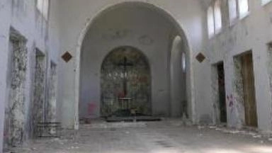 La chiesina degli ex Salesiani custodisce mosaici realizzati negli anni ’50 dai Castaman Il mese scorso fu lanciato un appello per salvarli La chiesina degli ex Salesiani custodisce mosaici realizzati negli anni ’50 dai Castaman Il mese scorso fu lanciato un appello per salvarli
