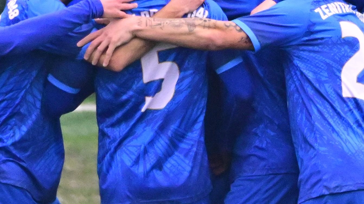 L’esultanza della Zenith dopo il gol di Longo L’esultanza della Zenith dopo il gol di Longo