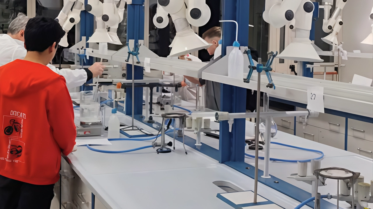 L’Itis Galileo Galilei ha organizzato un nuovo open day per permettere a studenti e famiglie interessati una visita completa alla... L’Itis Galileo Galilei ha organizzato un nuovo open day per permettere a studenti e famiglie interessati una visita completa alla...