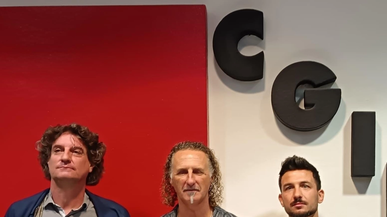 L'acquisizione da Telnet offre a TSD solide prospettive future nel mercato in trasformazione, con una consolidata esperienza e una forte presenza in Toscana. Telnet opera su scala nazionale nei settori delle infrastrutture elettriche, TLC, edilizia ed impiantistica, con clienti di rilievo come Avio, Aeroporti di Roma e Rai. L'acquisizione da Telnet offre a TSD solide prospettive future nel mercato in trasformazione, con una consolidata esperienza e una forte presenza in Toscana. Telnet opera su scala nazionale nei settori delle infrastrutture elettriche, TLC, edilizia ed impiantistica, con clienti di rilievo come Avio, Aeroporti di Roma e Rai.