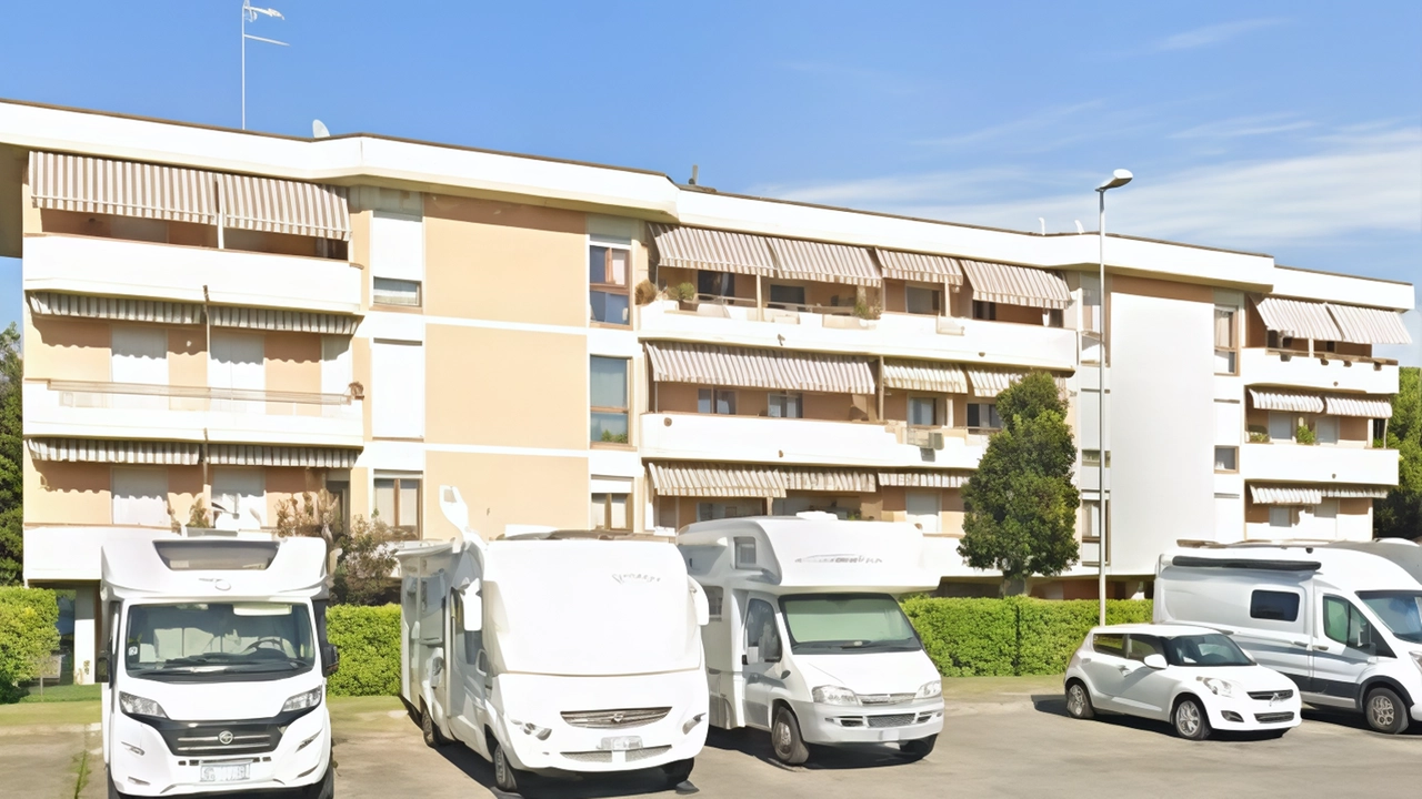 Si lamenta che i camper posteggiano al posto delle auto occupando numerosi stalli per diversi giorni. Da qui si chiede l’intervento dei vigili urbani Si lamenta che i camper posteggiano al posto delle auto occupando numerosi stalli per diversi giorni. Da qui si chiede l’intervento dei vigili urbani