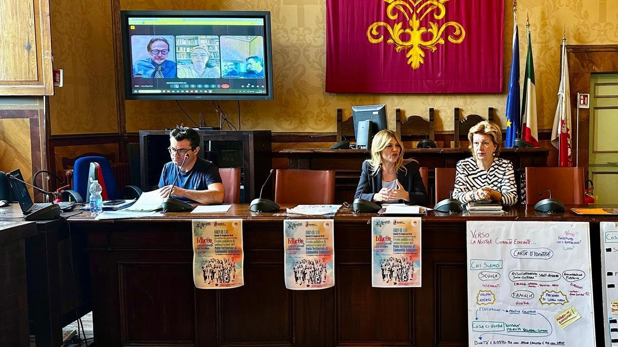 ORVIETO Fare della scuola un centro di apprendimento di comunità e del territorio una scuola diffusa, in grado di riconoscere... ORVIETO Fare della scuola un centro di apprendimento di comunità e del territorio una scuola diffusa, in grado di riconoscere...