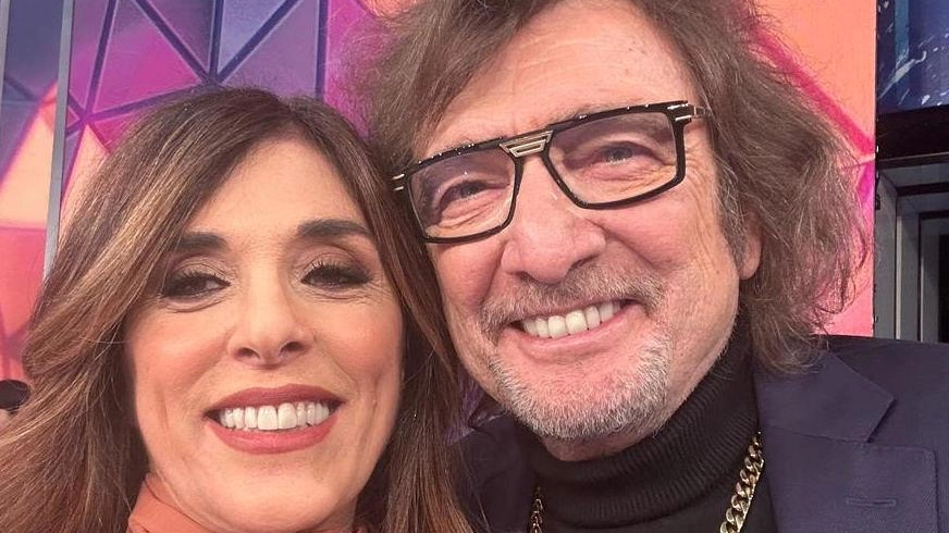 Il celebre dj Claudio Cecchetto e la conduttrice televisiva. Emma D’Aquino Il celebre dj Claudio Cecchetto e la conduttrice televisiva. Emma D’Aquino