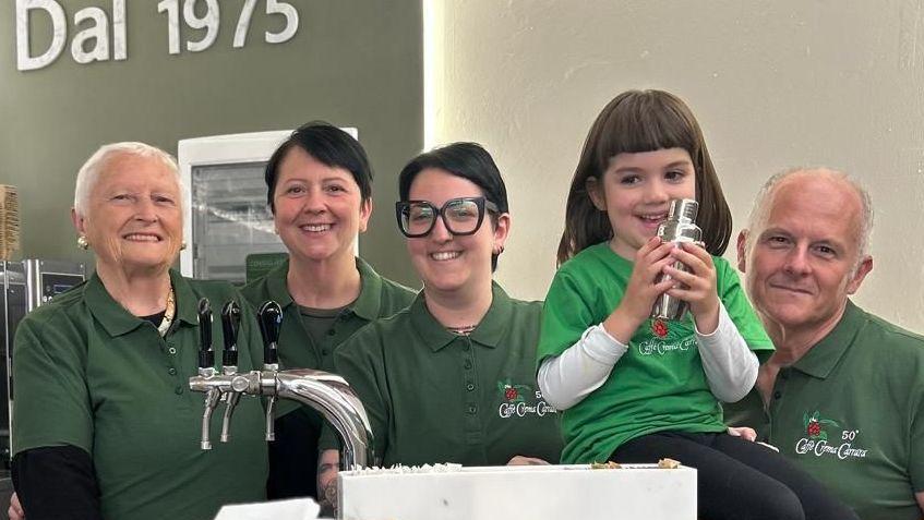 Mezzo secolo di aperitivi. Il Bar Crema cambia look Mezzo secolo di aperitivi. Il Bar Crema cambia look