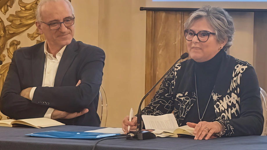 Marina Martinelli con le sue amiche sta portando avanti le presentazioni del suo volume, con un richiamo di attenzione non banale. Una puntata anche a Firenze dove ha raggiunto Palazzo Medici Riccardi Marina Martinelli con le sue amiche sta portando avanti le presentazioni del suo volume, con un richiamo di attenzione non banale. Una puntata anche a Firenze dove ha raggiunto Palazzo Medici Riccardi