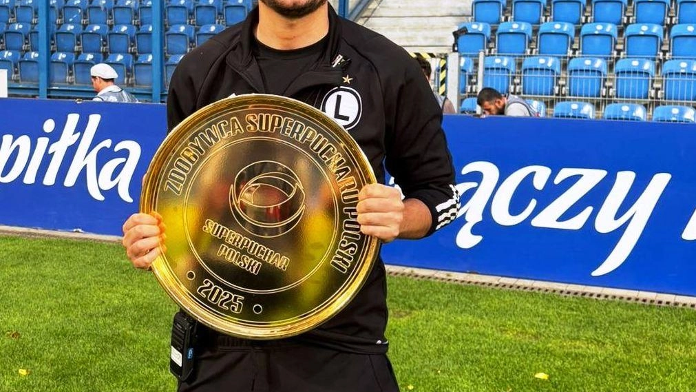 Michele Iannucci da Petrignano di Assisi al trionfo nella Supercoppa polacca con il Legia Varsavia. Trentuno anni, da giugno è match analyst della squadra polacca dopo l’esperienza con la nazionale romena