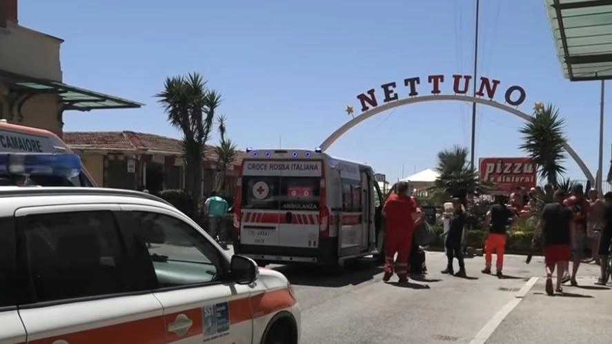 I carabinieri fermano il colpevole. Gli onorevoli di centrodestra dal Prefetto "La situazione è preoccupante, serve rafforzare controlli e pattugliamenti".