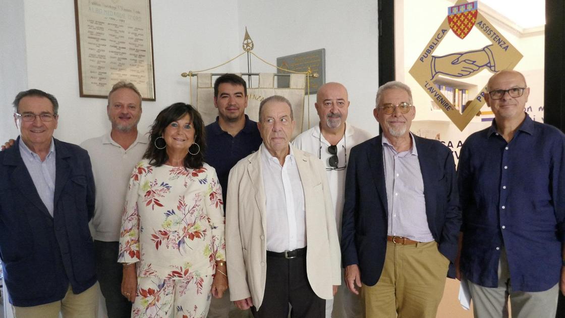 https://www.lanazione.it/image-service/view/acePublic/alias/contentid/MDZkM2Q5MjktZGZmZC00/0/pubblica-assistenza-il-direttivo-dellavvenire-cioni-piano-concreto.jpeg?f=16:9&w=1200&h=630