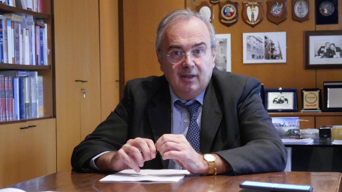 https://www.lanazione.it/image-service/view/acePublic/alias/contentid/MDZlOTJhYjItNGU2Ny00/0/il-procuratore-luca-tescaroli.jpeg?f=16:9&w=1200&h=630