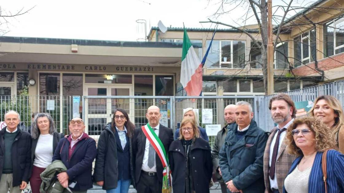 "Serve una scuola nuova". Mini al ministero istruzione