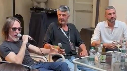 Agnelli si racconta prima del concerto che incendia il Prato. "Insieme a Woodworm daremo una chance ai giovani talenti" Agnelli si racconta prima del concerto che incendia il Prato. "Insieme a Woodworm daremo una chance ai giovani talenti"