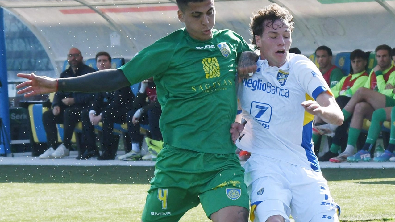 "Affronteremo il Sudtirol senza timori anche se ci attende una partita difficile. C’è rabbia per la sconfitta col Frosinone ma siamo consapevoli delle nostre capacità". "Affronteremo il Sudtirol senza timori anche se ci attende una partita difficile. C’è rabbia per la sconfitta col Frosinone ma siamo consapevoli delle nostre capacità".