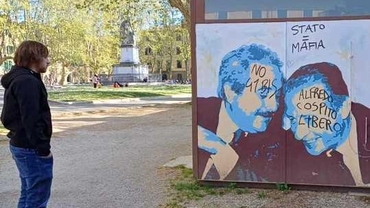 L’edicola della Legalità in Piazza. Santa Caterina imbrattata nel weekend con «scritte ingiuriose» contro i giudici Falcone e Borsellino