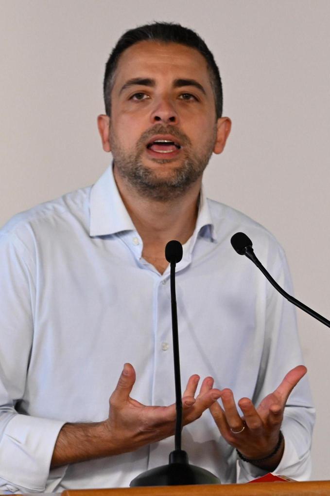 https://www.lanazione.it/image-service/view/acePublic/alias/contentid/MDc0ZGFkOWYtZWE3NS00/0/bagarre-sul-convegno-pro-vita-i-progressisti-attaccano-il-comune-il-centrodestra-replica-per-le-rime.jpeg