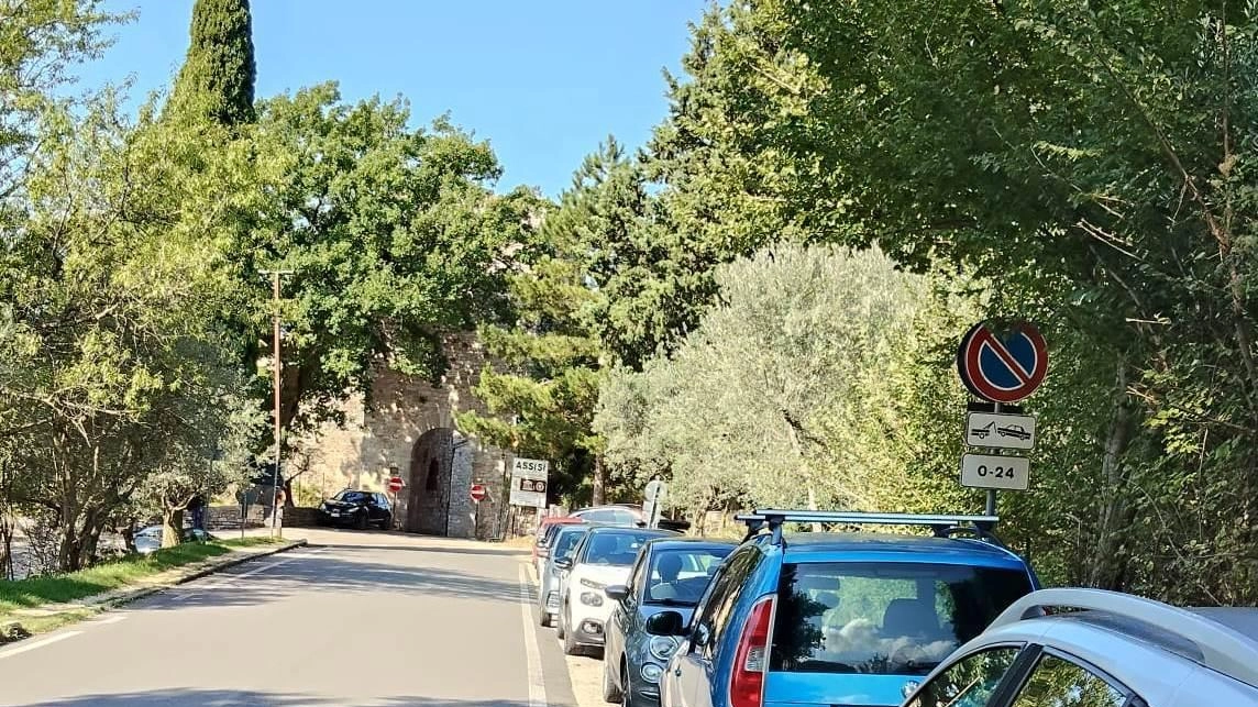 Assisi, l’area non è completamente utilizzabile: con l’apertura delle scuole si muove il Comune. Il sindaco Stoppini: "Abbiamo cercato di dare risposte concrete a tutti: serve collaborazione". Assisi, l’area non è completamente utilizzabile: con l’apertura delle scuole si muove il Comune. Il sindaco Stoppini: "Abbiamo cercato di dare risposte concrete a tutti: serve collaborazione".