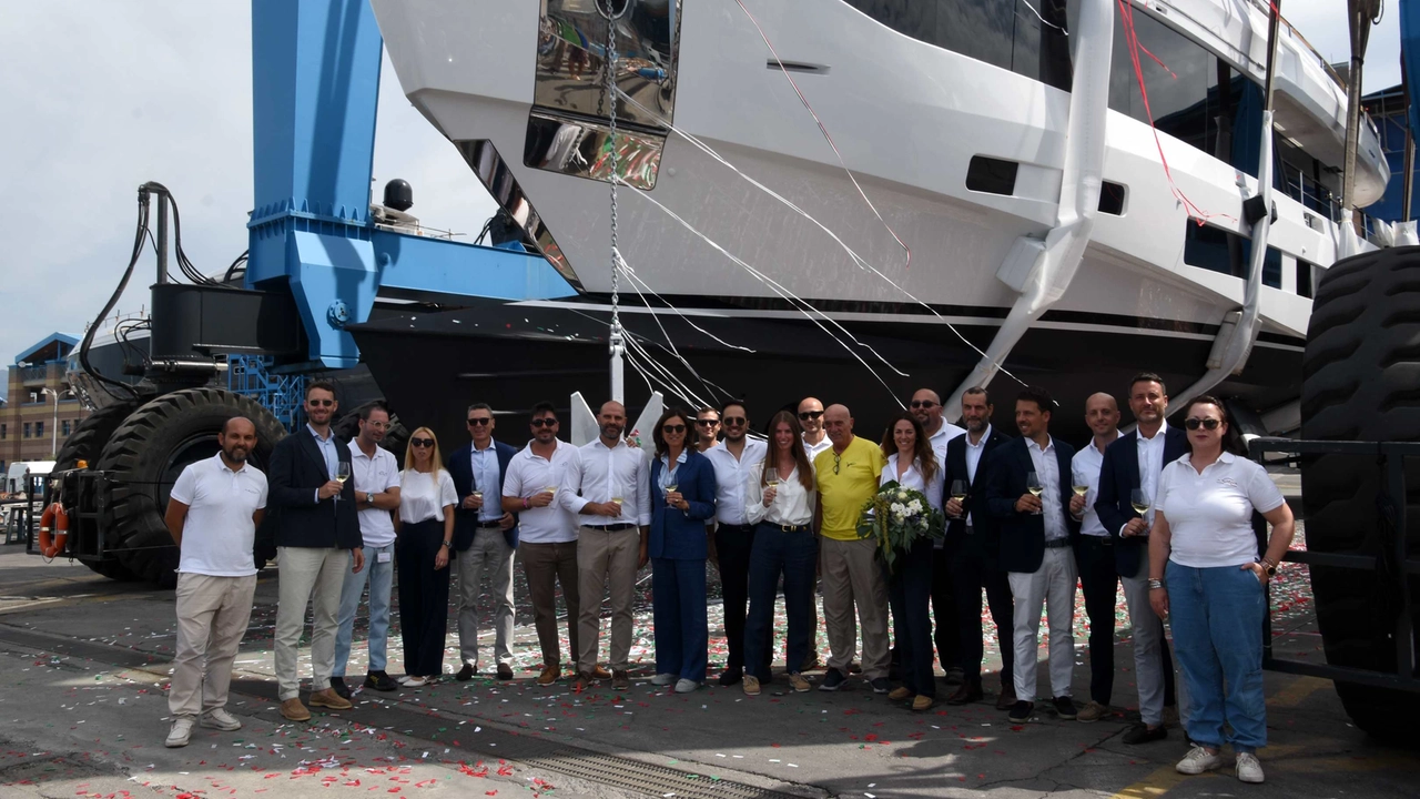 L'inaugurazione del nuovo yacht 'Grande' di Azimut Benedetti a Viareggio (Foto Umicini)