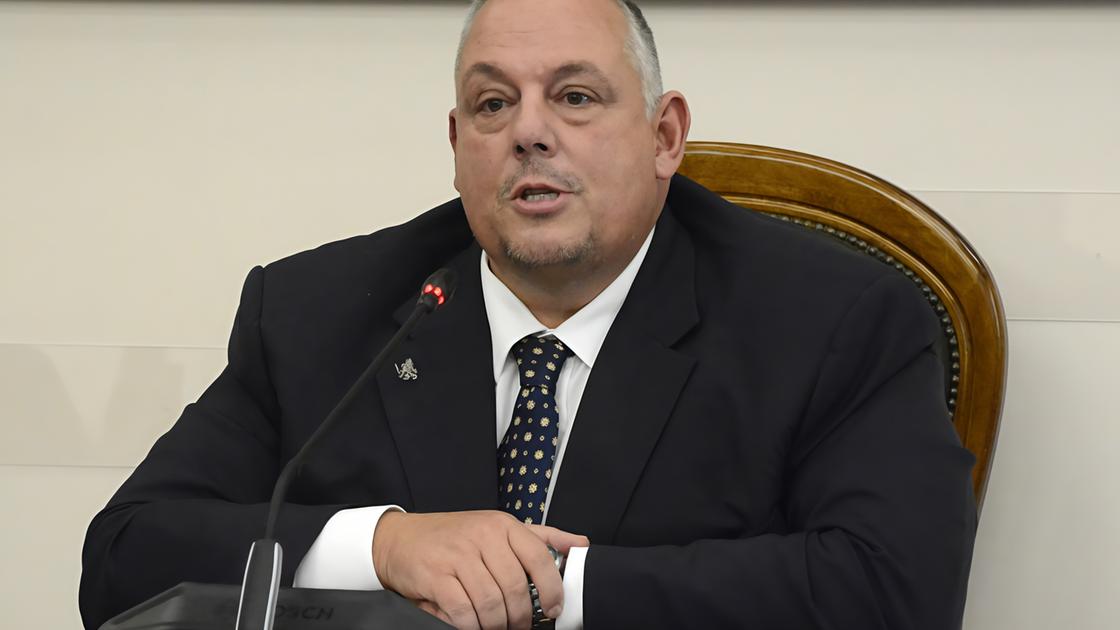 https://www.lanazione.it/image-service/view/acePublic/alias/contentid/MDc4NjRjYWUtNmY3MS00/0/i-nuovi-equilibri-nella-maggioranza-rimpasto-in-giunta-e-necessario.jpeg?f=16:9&w=1200&h=630