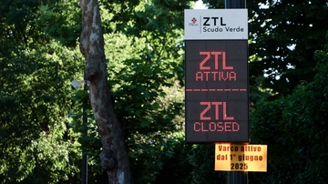 Quelle scritte rosse “Ztl attiva”, ma sono varchi dello Scudo Verde. “Che confusione”