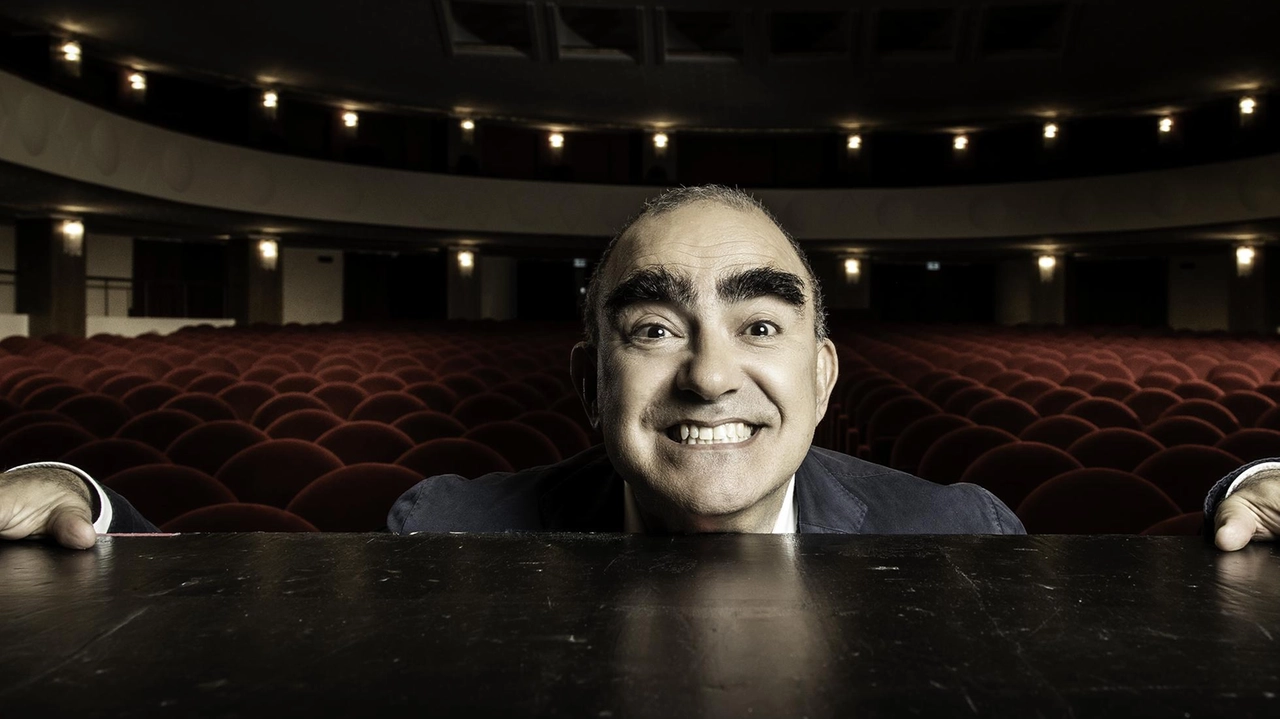 Elio sarà martedì prossimo al Teatro del Popolo di Castelfiorentino con lo spettacolo “Quando un musicista ride” Elio sarà martedì prossimo al Teatro del Popolo di Castelfiorentino con lo spettacolo “Quando un musicista ride”