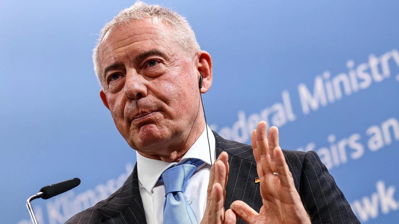 AI vertice ci sarà anche il ministro delle Imprese e del Made in Italy, Adolfo Urso AI vertice ci sarà anche il ministro delle Imprese e del Made in Italy, Adolfo Urso