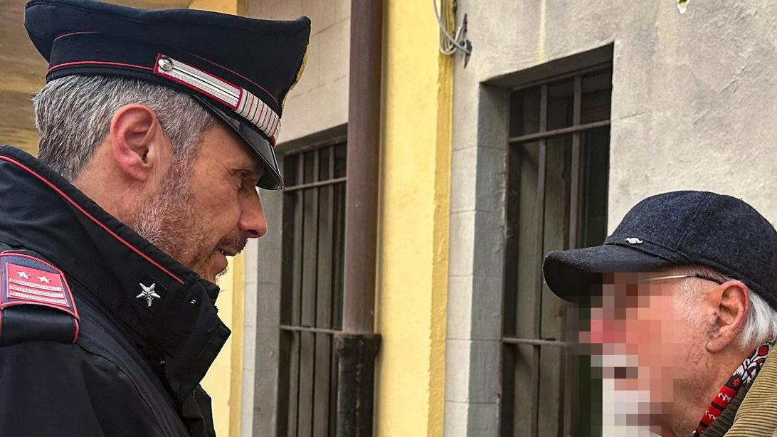 Finti carabinieri derubano pensionato