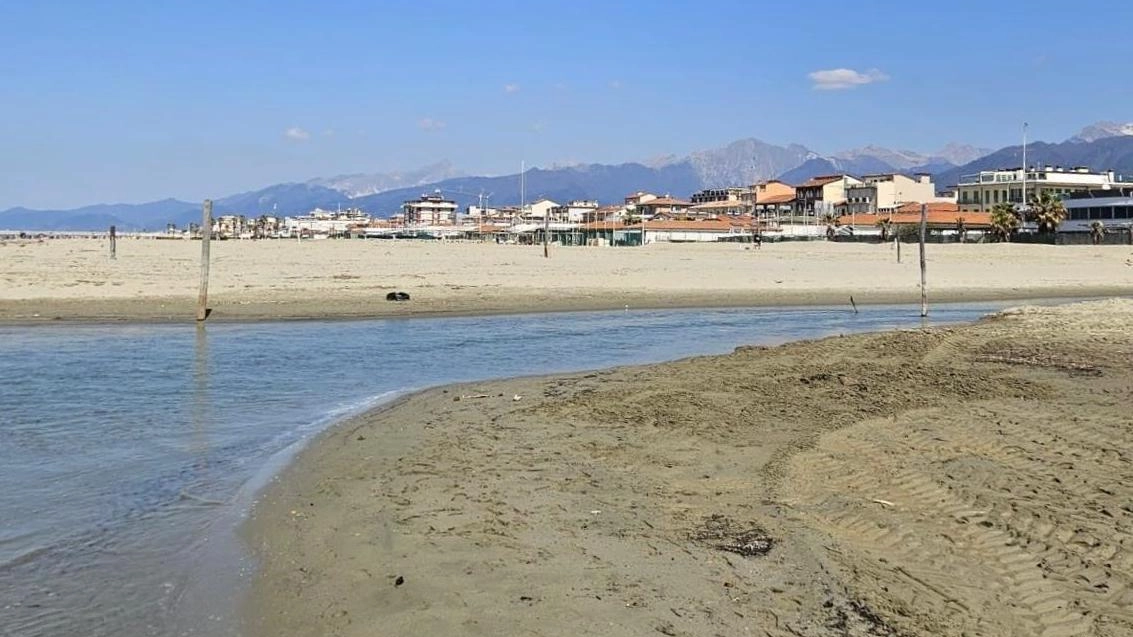Il Comune esprime preoccupazione per la rottura dell’argine del Fosso dell’Abate che ha causato l’erosione dell’arenile