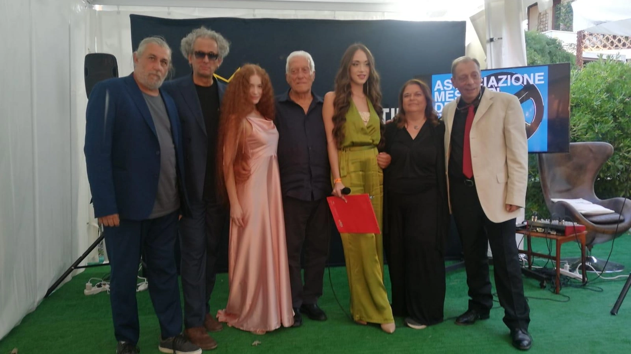 A rappresentare al Lido il Cuore Verde ci ha pensato l’Associazione Mestieri del Cinema Umbri,. con 100 associati e 30 società A rappresentare al Lido il Cuore Verde ci ha pensato l’Associazione Mestieri del Cinema Umbri,. con 100 associati e 30 società
