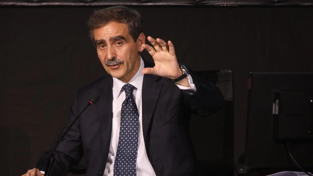 Piazzetta Cuccia ribadisce la sua posizione, ma ormai la partita è chiusa Pd diviso. Paris: "Passaggio storico". Misiani: "Gestione opaca del Governo". Piazzetta Cuccia ribadisce la sua posizione, ma ormai la partita è chiusa Pd diviso. Paris: "Passaggio storico". Misiani: "Gestione opaca del Governo".
