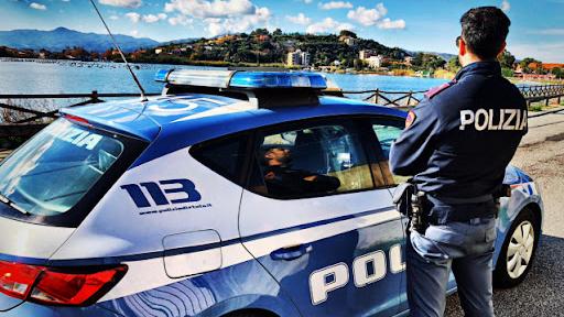 Pontedera, ciclista si denuda di fronte a donne ed adolescenti: denunciato.