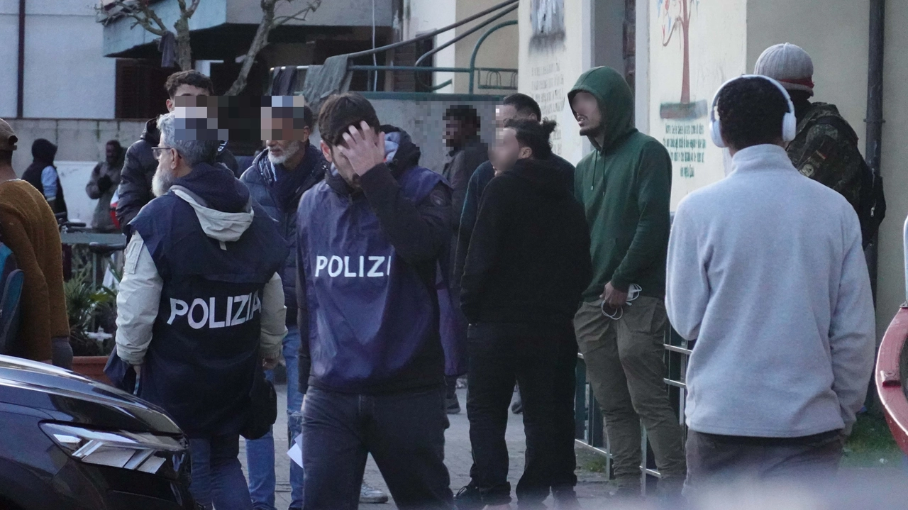 Proseguono i trasferimenti degli ospiti del centro di accoglienza Proseguono i trasferimenti degli ospiti del centro di accoglienza
