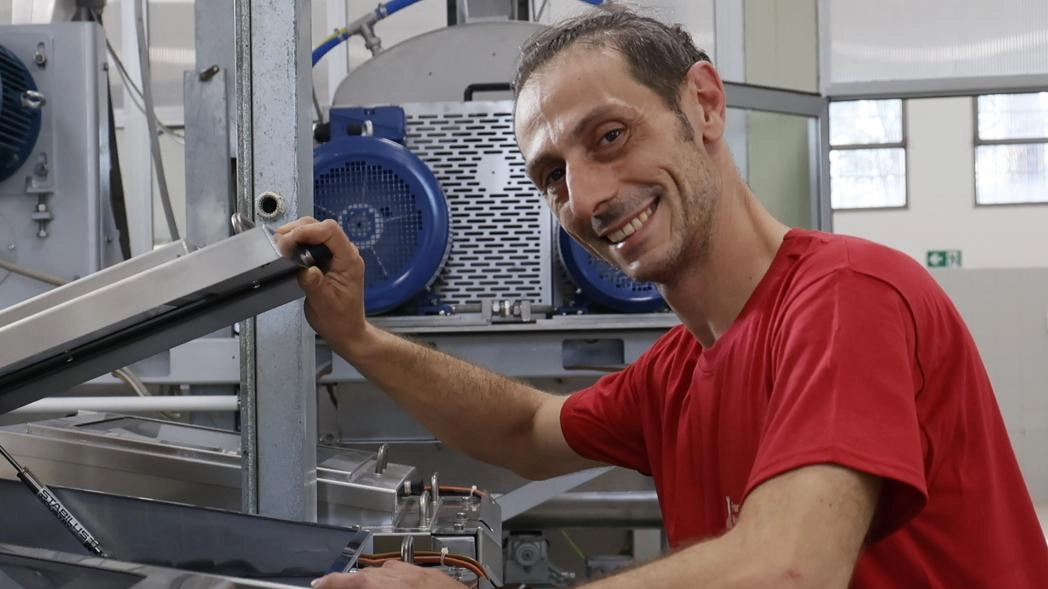 Si lavora al frantoio ecosostenibile e tecnologico di Vicopisano Si lavora al frantoio ecosostenibile e tecnologico di Vicopisano