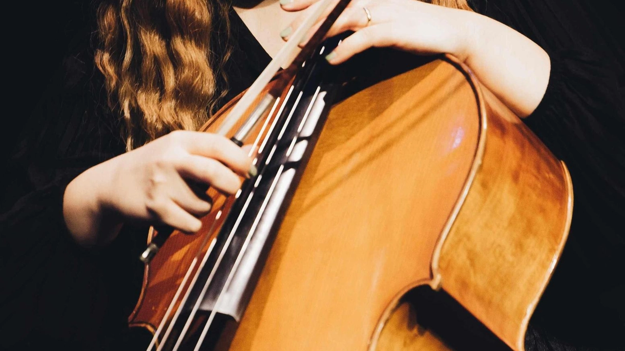 . violoncellista Flavia Massimo e la contrabbassista e compositrice Caterina Palazzi . violoncellista Flavia Massimo e la contrabbassista e compositrice Caterina Palazzi