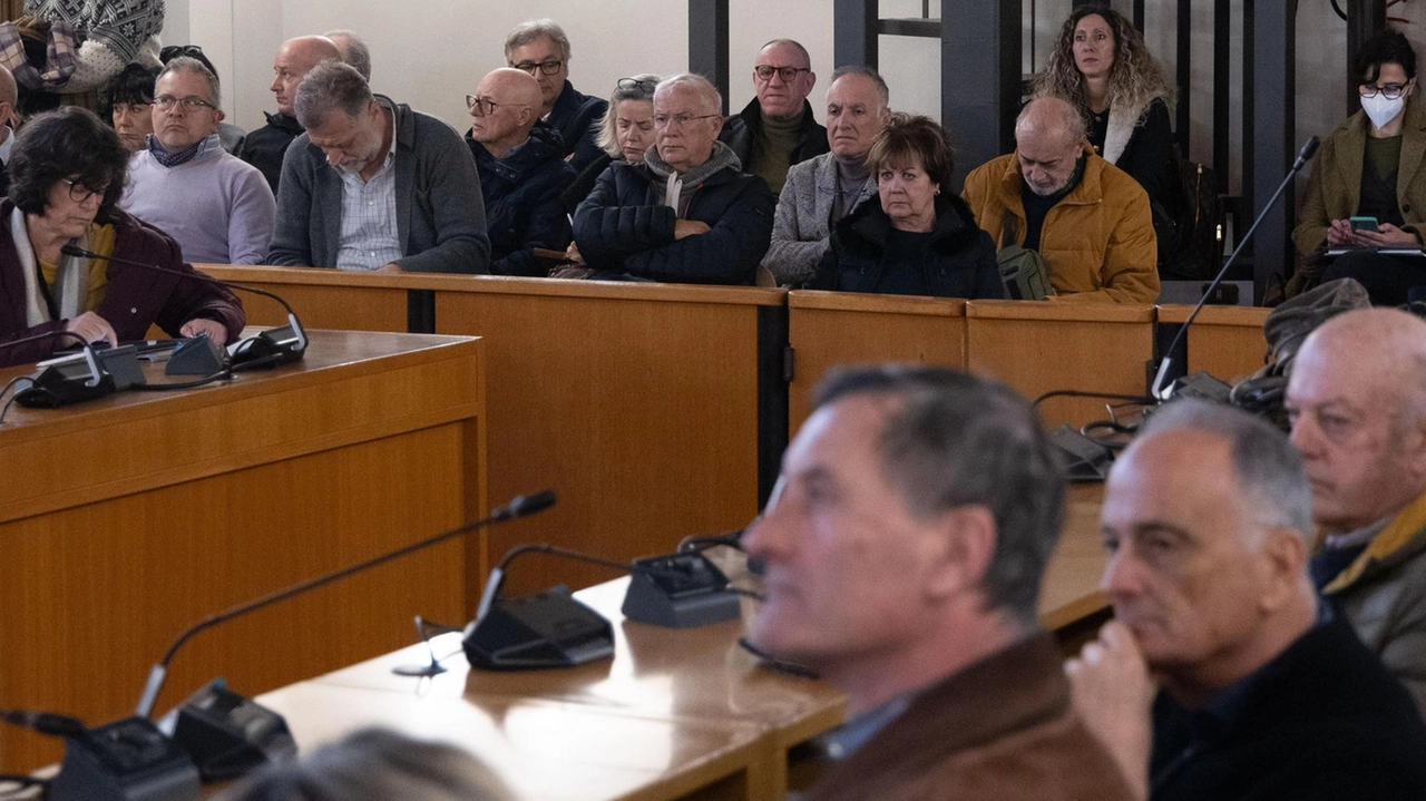 L’assemblea pubblica per informare la cittadinanza sull’impianto fotovoltaico