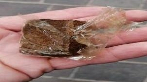 Il ragazzo, una volta fermato, ha consegnato altre tre dosi di hashish