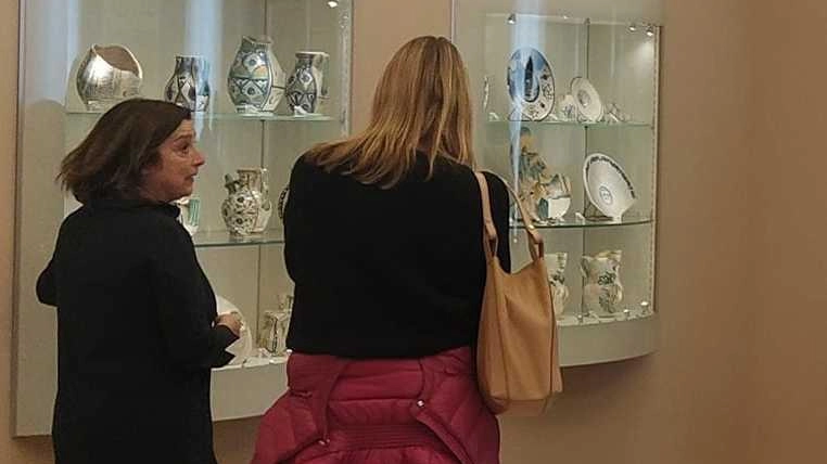 Il Museo della Ceramica di Montelupo propone attività creative per famiglie e laboratori per bambini, per scoprire la tradizione ceramica locale. Prossimi appuntamenti: visita guidata alla mostra e laboratorio di decorazione, seguiti da incontri sul mito di Polifemo al Mmab. Dettagli sul sito del Comune. Il Museo della Ceramica di Montelupo propone attività creative per famiglie e laboratori per bambini, per scoprire la tradizione ceramica locale. Prossimi appuntamenti: visita guidata alla mostra e laboratorio di decorazione, seguiti da incontri sul mito di Polifemo al Mmab. Dettagli sul sito del Comune.