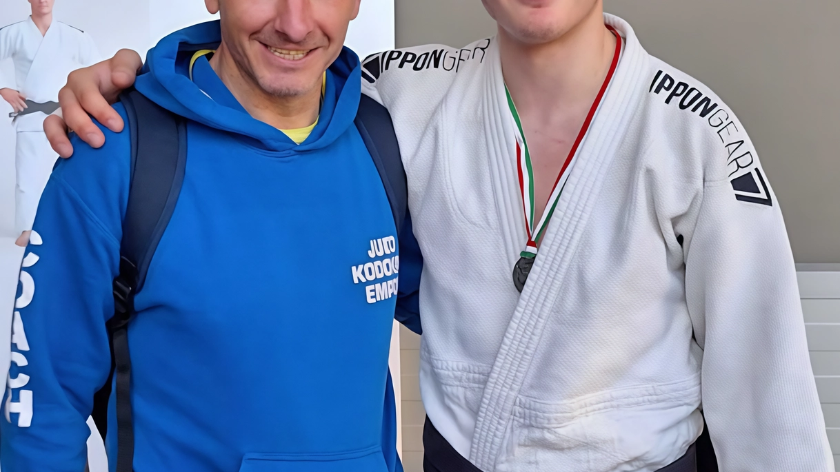 Gherardo Lippi del Kodokan Empoli conquista il terzo posto ai campionati Italiani di Judo Juniores A2 a Leini, dimostrando determinazione e talento sotto la guida dell'allenatore Di Clemente.
