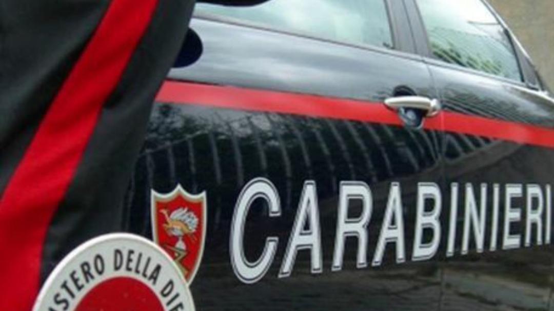 brutale violenza con gravi lesioni alla compagna arrestato un uomo in garfagnana
