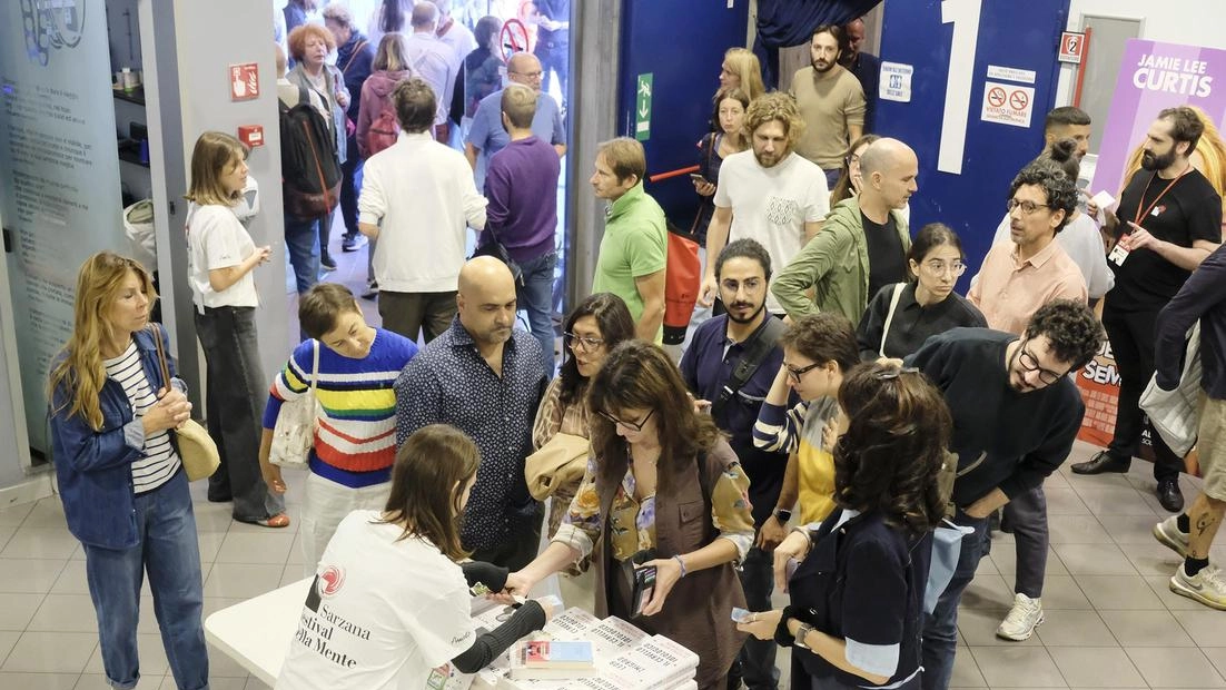 Anche l’attualità è cultura: la kermesse ha offerto spazi qualificati di approfondimento e riflessione. Tre giorni di un intenso e ricco flusso di idee e conoscenze premiati da una grande affluenza di pubblico. Anche l’attualità è cultura: la kermesse ha offerto spazi qualificati di approfondimento e riflessione. Tre giorni di un intenso e ricco flusso di idee e conoscenze premiati da una grande affluenza di pubblico.
