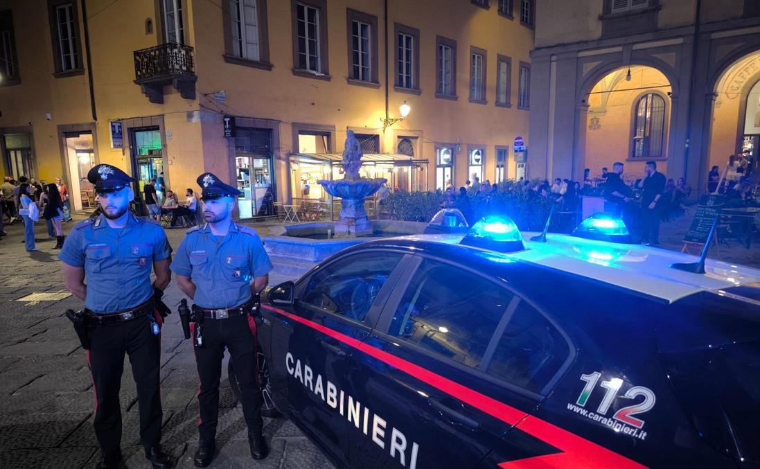 https://www.lanazione.it/image-service/view/acePublic/alias/contentid/MDg5ZmRmZmYtOTFlYS00/0/il-nostro-viaggio-nella-notte-la-movida-molesta-e-quella-ok-battaglie-rap-in-mercatale.jpeg