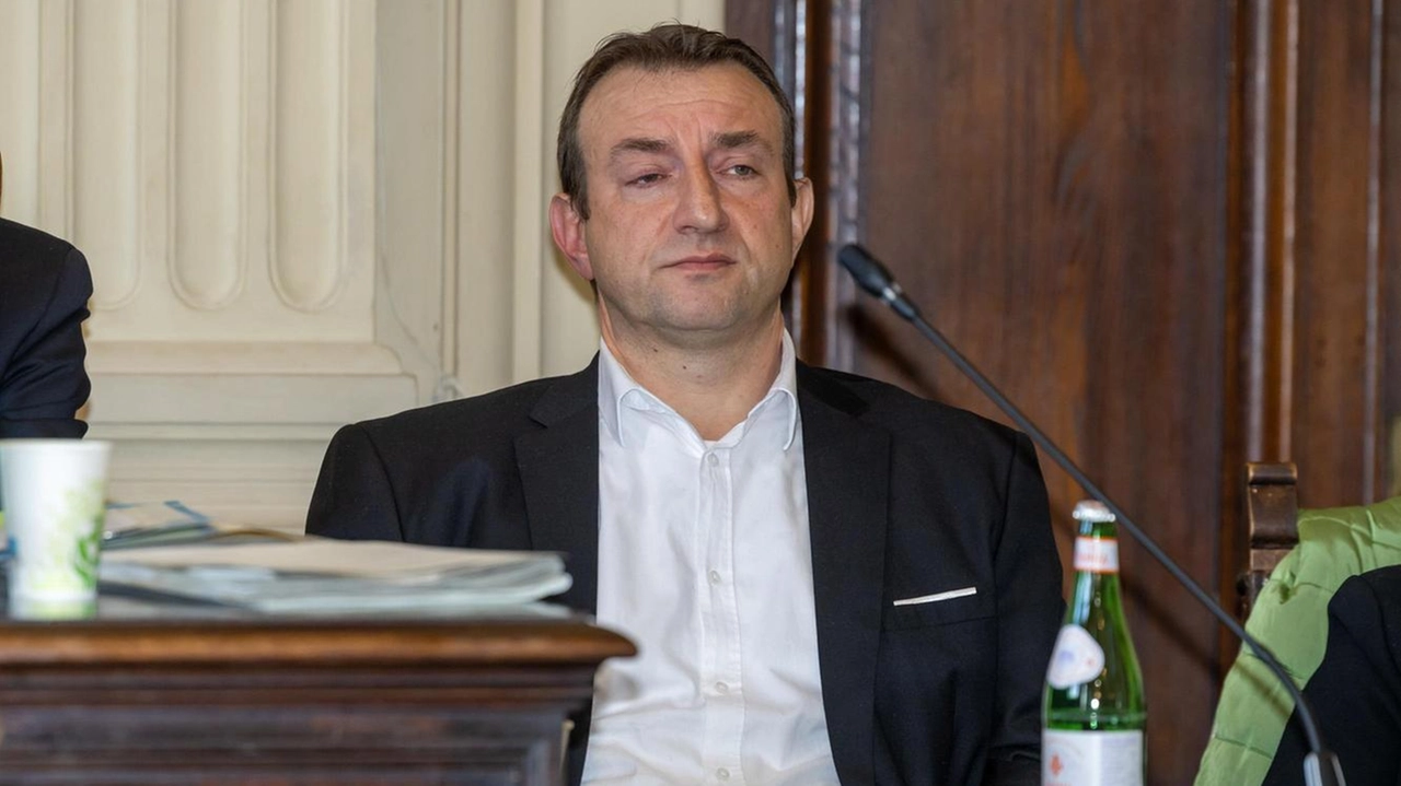 Polemiche in consiglio comunale: Sartoni (FdI) attacca l’assessore Giannini "Ha votato una delibera sulla delegazione trattante che coinvolge la moglie". Polemiche in consiglio comunale: Sartoni (FdI) attacca l’assessore Giannini "Ha votato una delibera sulla delegazione trattante che coinvolge la moglie".