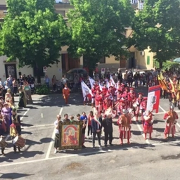 Torna la Disfida di San Donnino con giochi, sbandieratori e musici