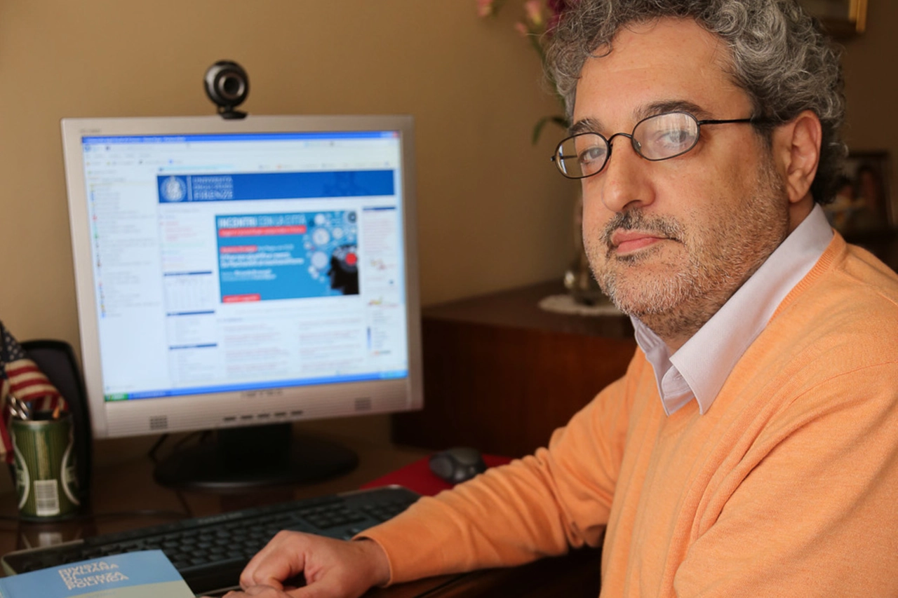 Alessandro Chiaramonte, professore ordinario di Scienza politica alla all’Università di Firenze, è esperto di studi elettorali e di mutamento dei sistemi partitici