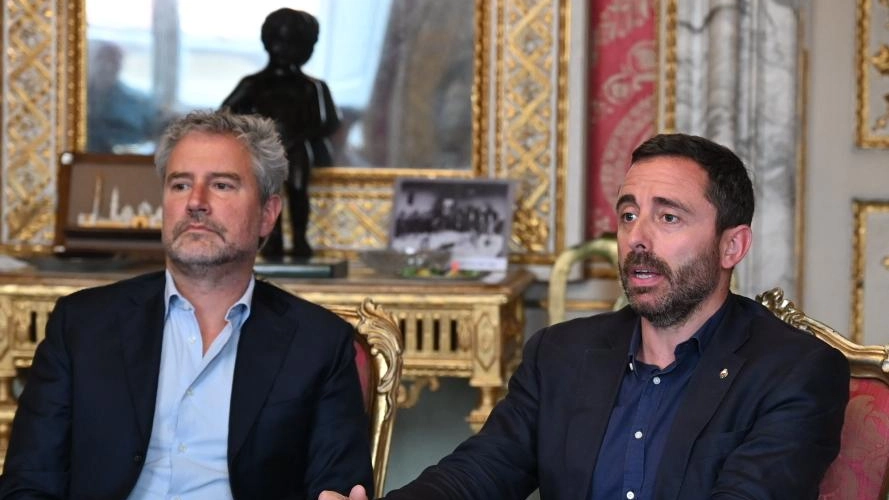 Il sindaco Pardini con il vice Barsanti: la Lucchese è nelle loro mani Il sindaco Pardini con il vice Barsanti: la Lucchese è nelle loro mani