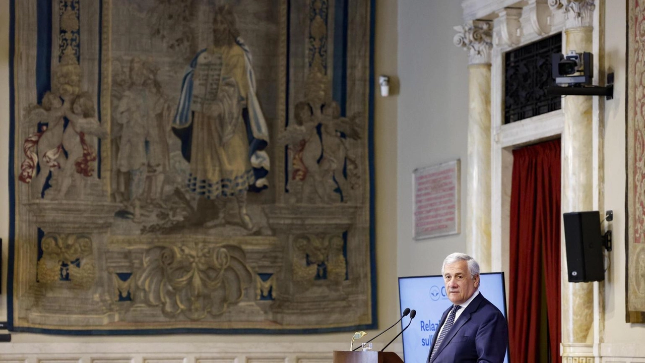 Il vicepremier Tajani esclude accordi sul terzo mandato per presidenti di Regione, rifiutando scambi politici su sindaci. Il vicepremier Tajani esclude accordi sul terzo mandato per presidenti di Regione, rifiutando scambi politici su sindaci.