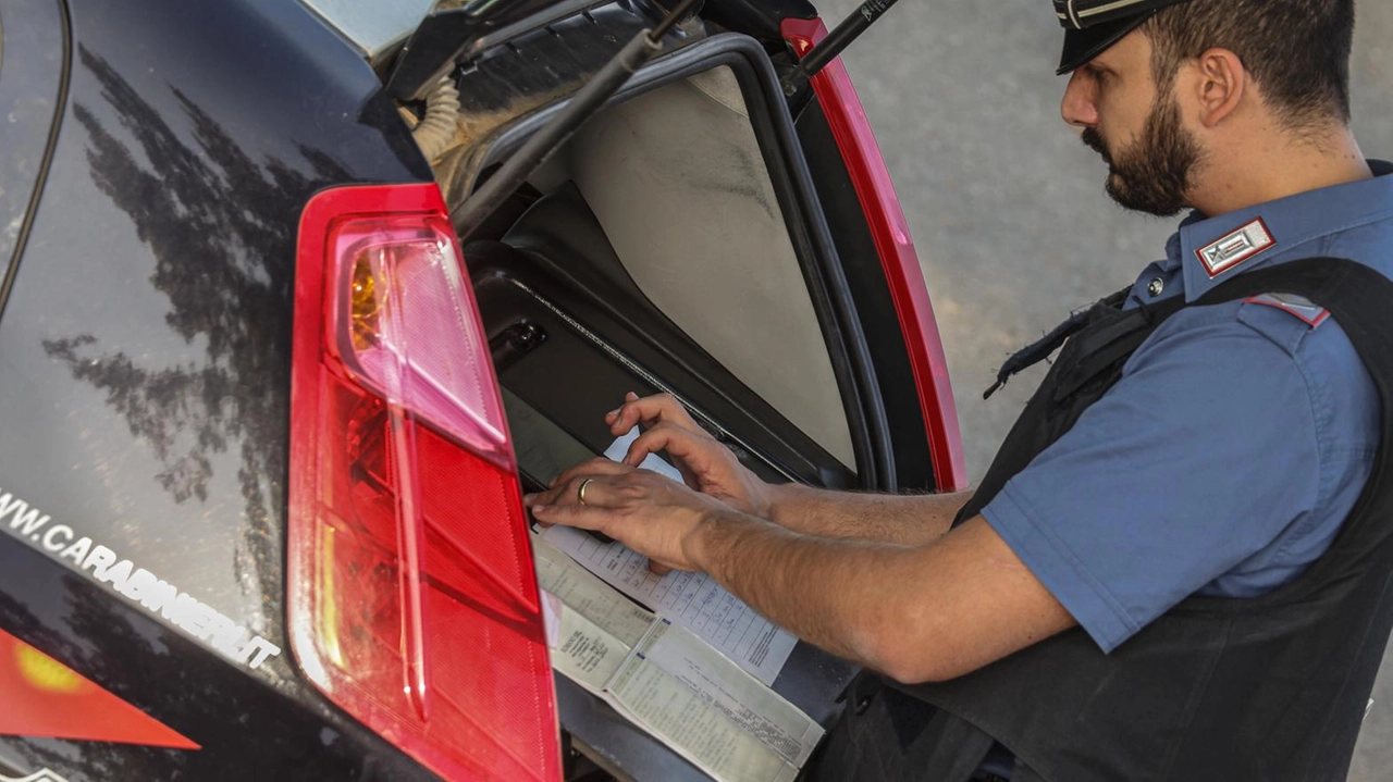 Erano dovuti intervenire i carabinieri per placare la furia del 59enne, arrestato e ieri condannato per maltrattamenti in famiglia, anche alla presenza di minori, e violenza sessuale