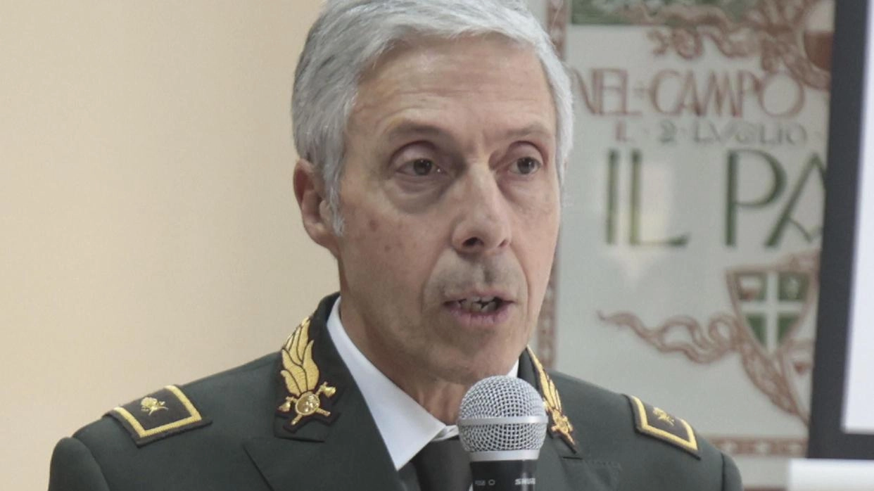 Il comandante. Paolo Bruno De Paola Il comandante. Paolo Bruno De Paola