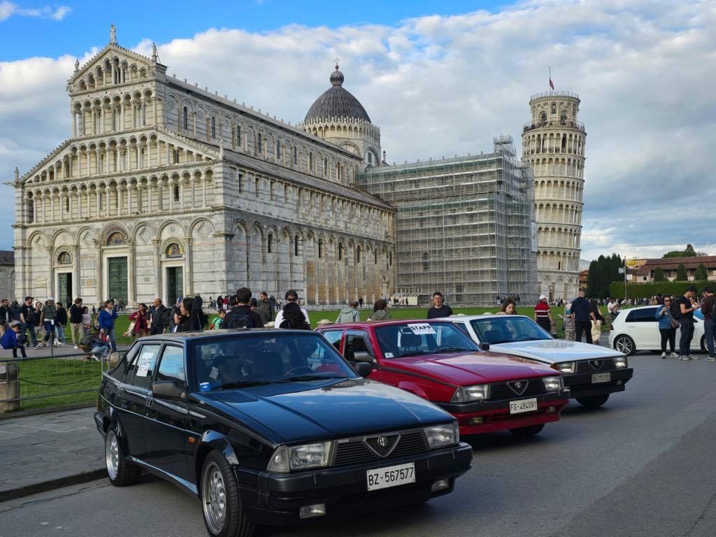 pisa e cascina protagoniste di una parata d auto d epoca